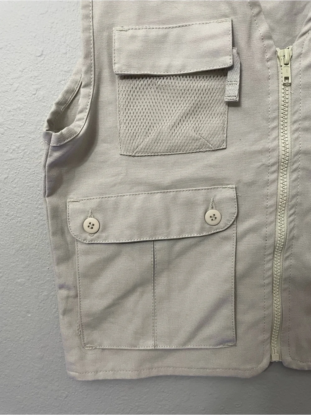 Bass Pro Shops Kids Vintage Khaki Utility Fishing Vest  SZ 7 Unisex EUC